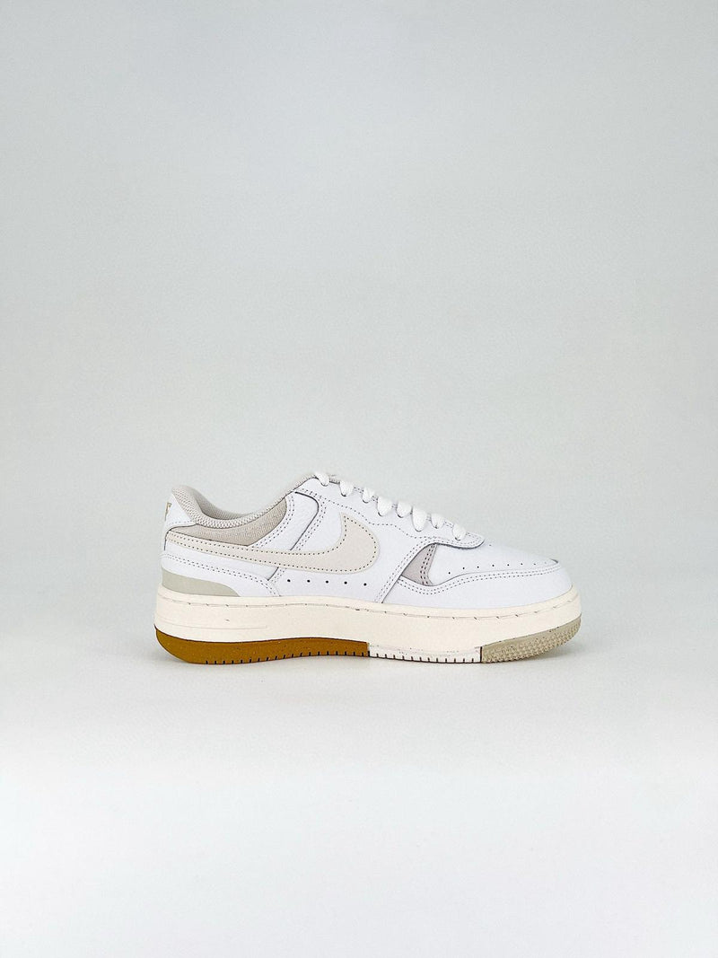 Nike Gamma Force Trainers - White and Light Bone
