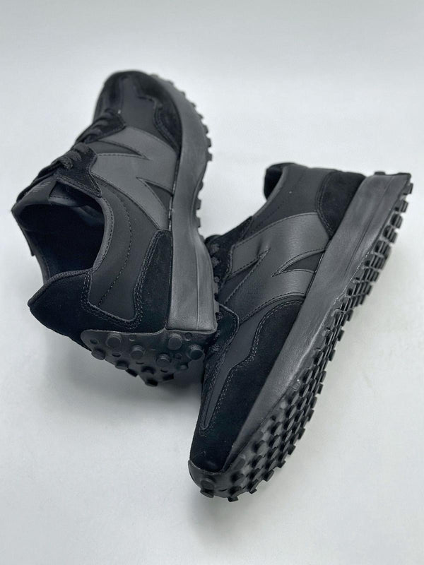 New Balance - 327 - Triple Black